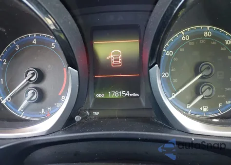 2015 Toyota Corolla S Plus z USA, uszkodzony, nr VIN 2T1BURHEXFC300659